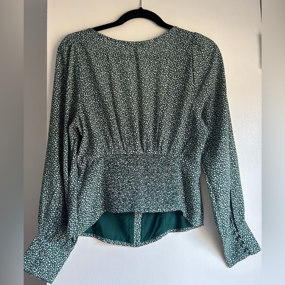 NWT Green Floral Abercrombie Blouse- Medium - Picture 2 of 4